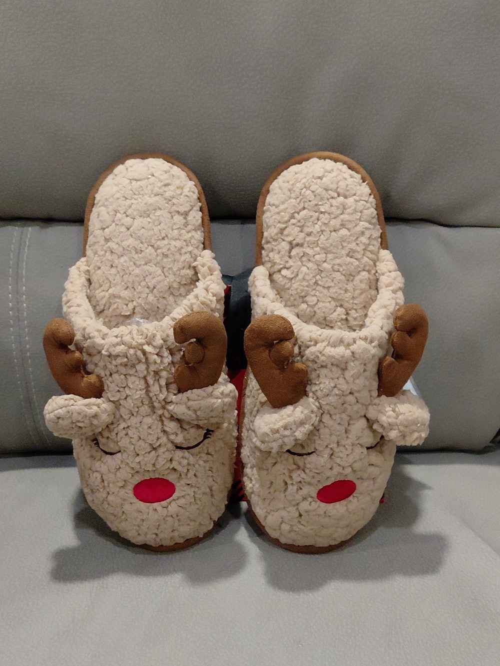 REINDEER SLIPPERS MENS SIZE 7/8 - Picture 2 of 6